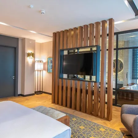 Crowne Plaza By Ihg ホテル 5*