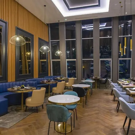 Crowne Plaza By Ihg Hotel