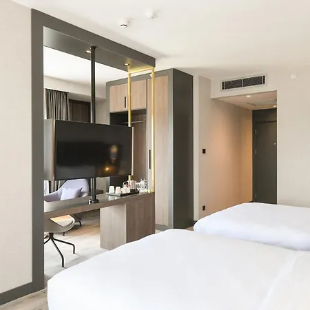 Crowne Plaza By Ihg Hotel